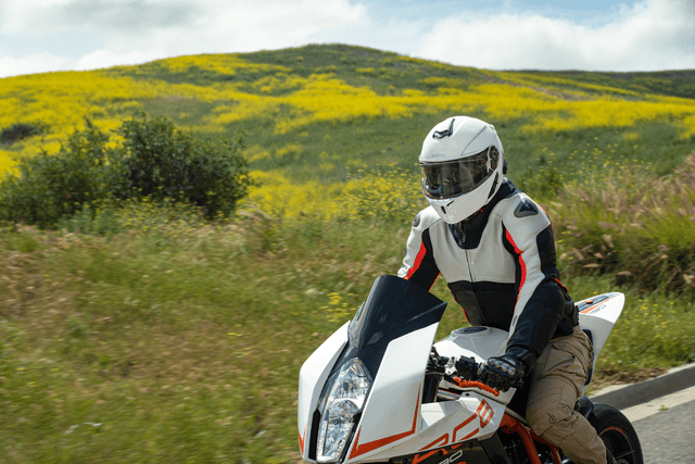 SENA 0100-2171 Outrush R Helmet - White - Small — image 4 of 5