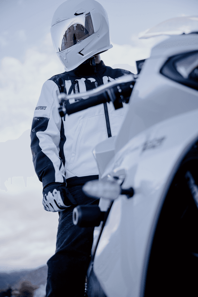 ICON 0101-19194 Airframe Pro™ Helmet - Solid - Gloss White - 3XL — image 4 of 6
