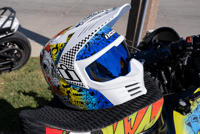 ICON 0104-3437 Elsinore™ Helmet - Doodle 3 - White - XS — image 8 of 8