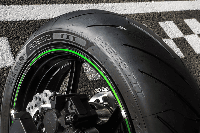PIRELLI 0301-0629 Tire - Diablo Rosso™ III - Front - 120/60ZR17 - (55W) — image 4 of 5