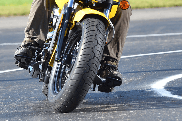 KENDA 0306-0043 Tire - K673 Kruz - Front - 110/90-18 - 61H — image 1 of 2