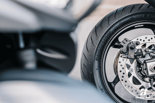 BRIDGESTONE 0340-0986 Tire - Battlax SC2 - Rear - 160/60-14 - 65H — image 3 of 4