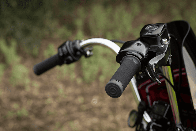 BILTWELL 0630-2329 Kung Fu Grips - 1" - Black — image 5 of 5