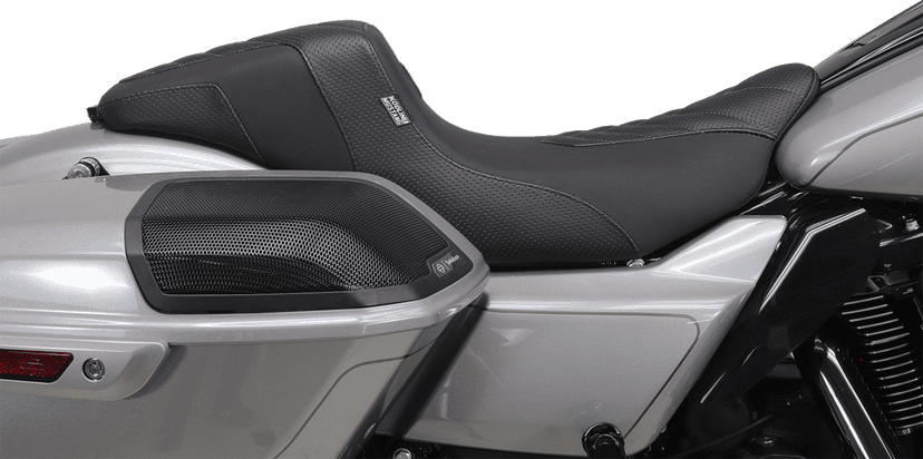 MUSTANG 0801-1902 Signature Series Squareback™ Seat - Gripper Vinyl - Chevron - Gunmetal Stitch - FLH/FLT '23-'25 — image 3 of 5
