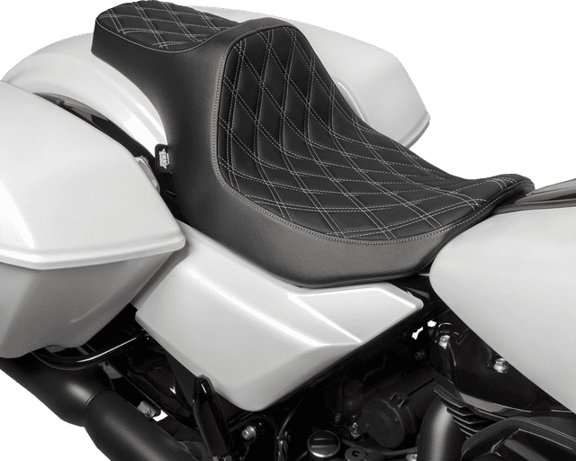 DRAG SPECIALTIES SEATS 0801-1919 Predator III Seat - Double Diamond - Silver Stitched - FLT/FLH '23-'24 — image 3 of 4