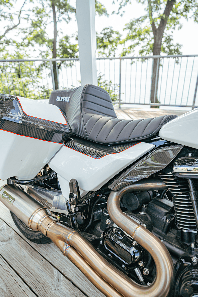 SLYFOX 08012057 High Noon Seat - Vinyl - Classic Stitch - Gray Logo - FLH/FLT '23-'24 — image 5 of 6