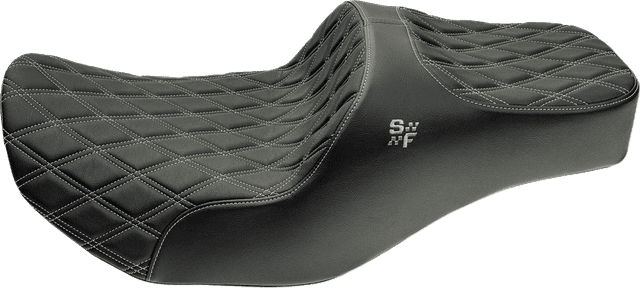 SLYFOX 08012381 Chariot Seat - Silver Double Diamond Stitch - Silver Logo - FLH/FLT '23.5-'26 — image 3 of 3