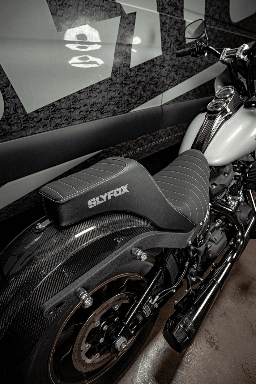 SLYFOX 08021657 High Noon Seat - Vinyl - Classic Stitch - Silver Logo - FL/FX '18-'24 — image 7 of 8
