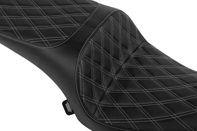 DRAG SPECIALTIES SEATS 0810-2473 Freedom Seat - Vinyl - Double Diamond Silver Stitch - Challenger '20-'25/Chieftain '25 — image 2 of 4