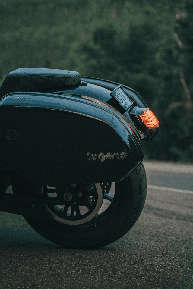CUSTOM DYNAMICS 2010-1365 Taillight - without License Plate Illumination Window - Smoke — image 3 of 14