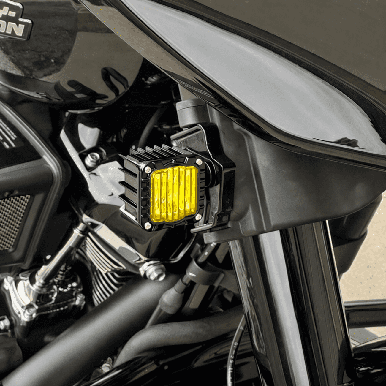 CUSTOM DYNAMICS 2020-2384 Shark Demon® Turn Signal - LED - Amber/White