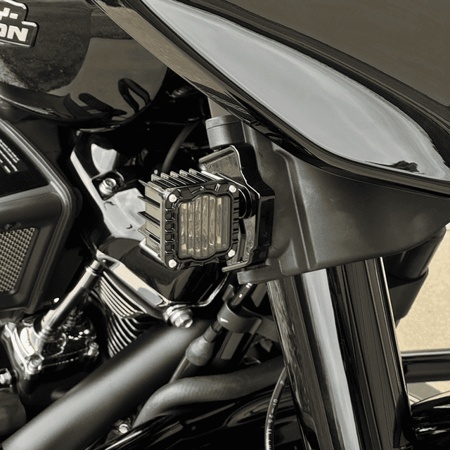 CUSTOM DYNAMICS 2020-2384 Shark Demon® Turn Signal - LED - Amber/White — image 3 of 3