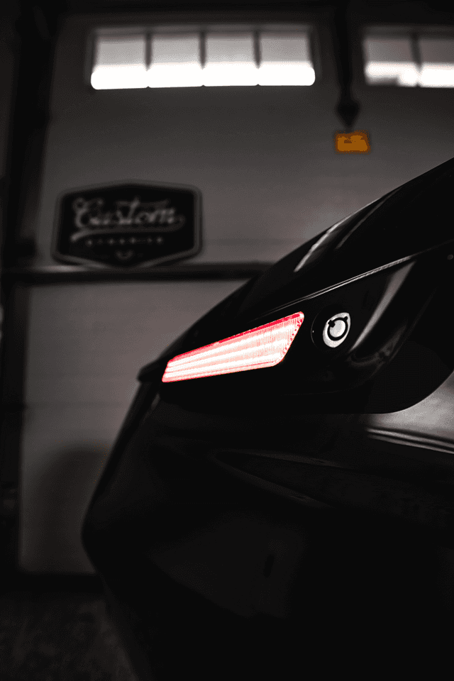 CUSTOM DYNAMICS 2040-2476 Saddlebag Latch Lights - Smoke — image 2 of 3