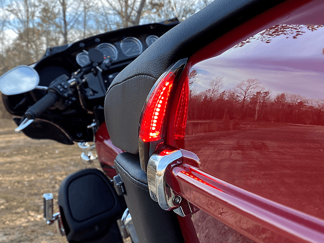 CUSTOM DYNAMICS 2040-2540 Sequential Tour Pak Seat Back Rest LED Lights - Black/Red - FLH — image 4 of 4