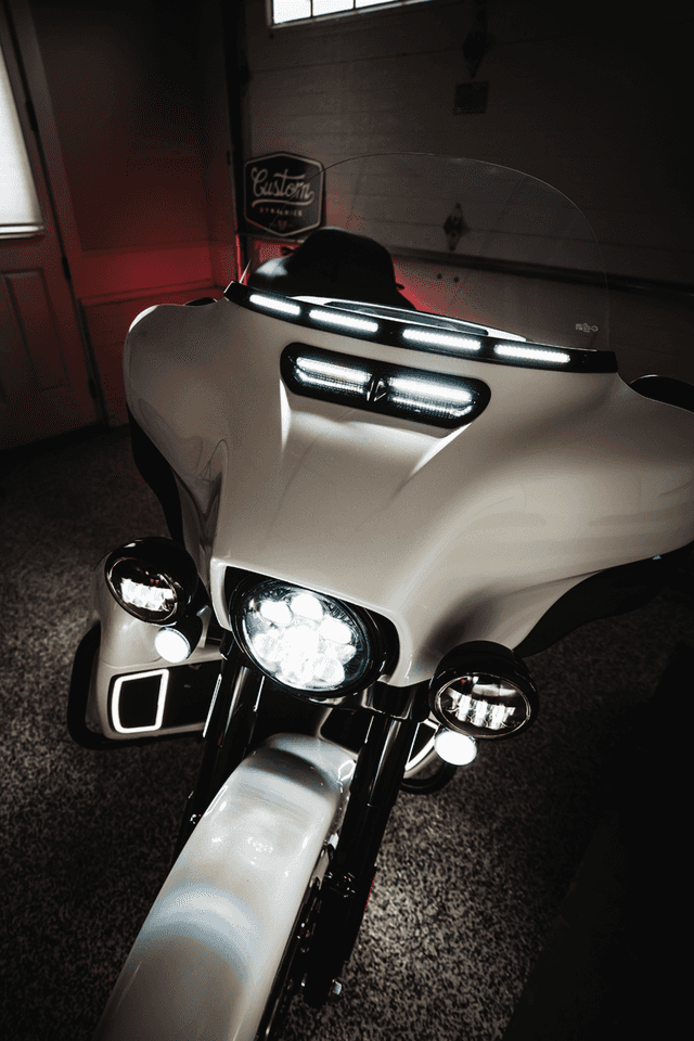 CUSTOM DYNAMICS 2040-2820 Windshield Trim - Black — image 4 of 4