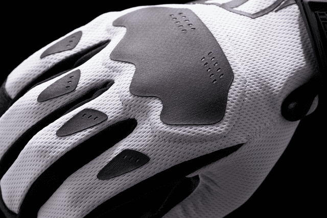 ICON 3301-4395 Hooligan™ CE Gloves - White - 3XL — image 3 of 3