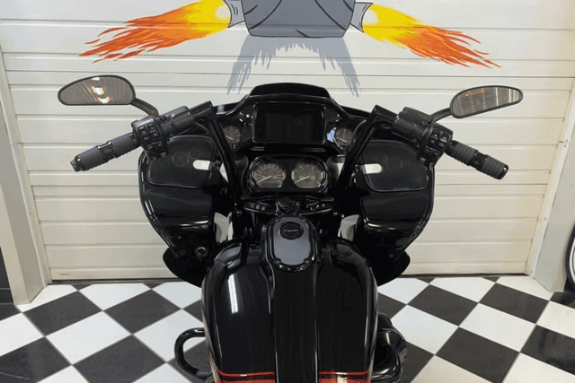 FAT BAGGERS INC. 0601-5525 1-1/4" EZ Install Flat Top Handlebar - 12" - Black — image 3 of 6