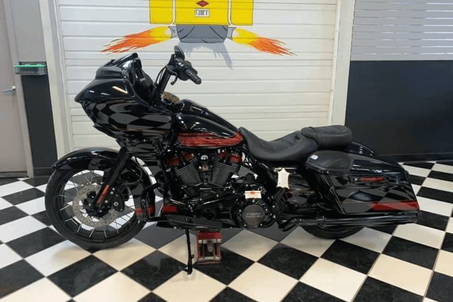 FAT BAGGERS INC. 0601-5525 1-1/4" EZ Install Flat Top Handlebar - 12" - Black — image 6 of 6