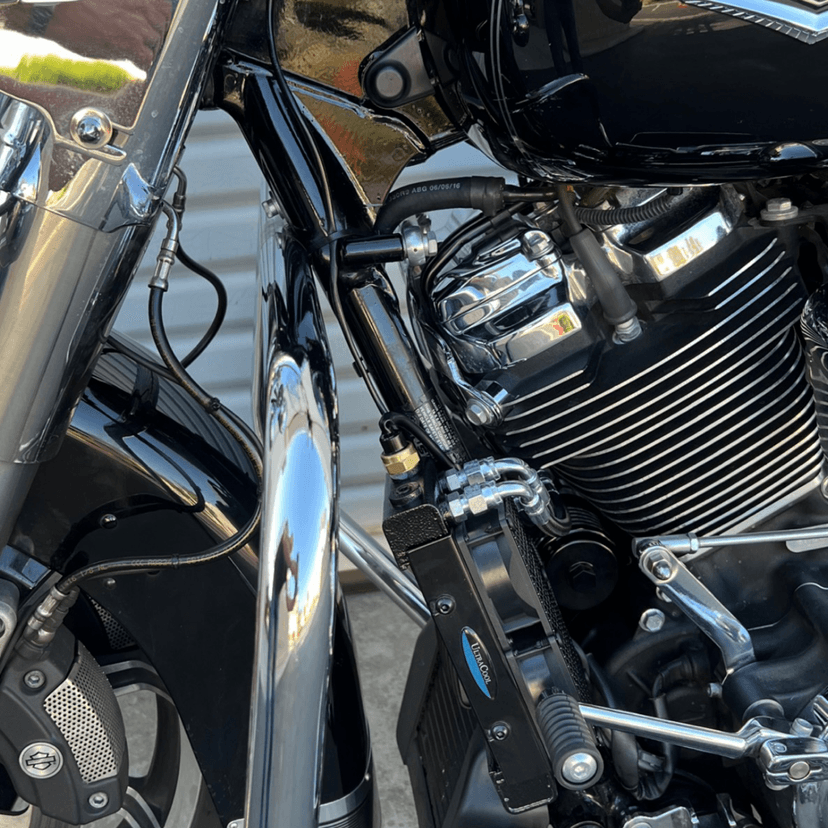 ULTRACOOL 0713-0226 Oil Cooler Kit - Naked - Black - Softail/Touring/Trike — image 2 of 3