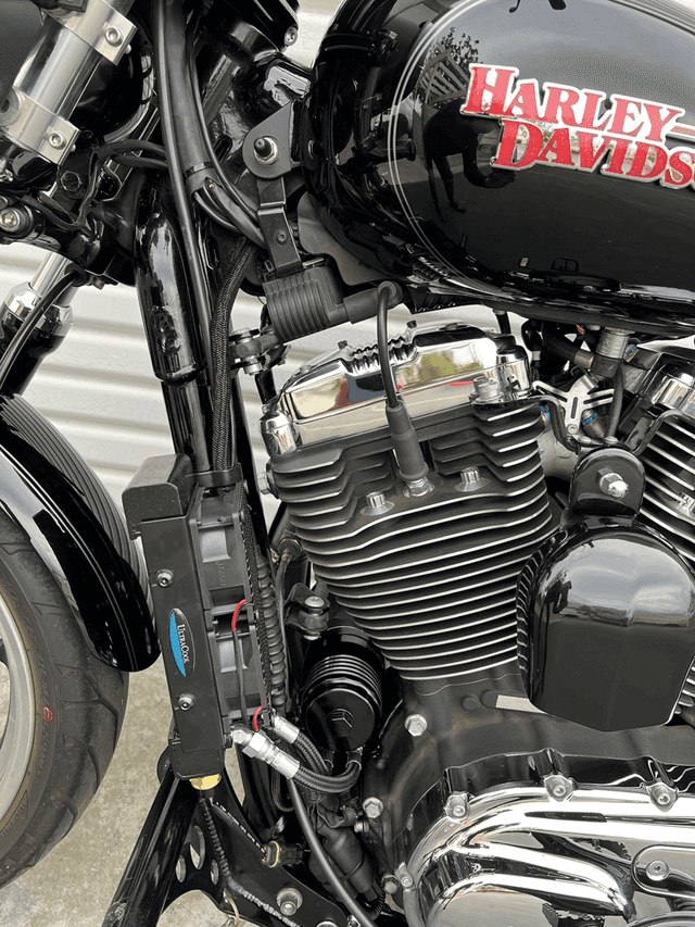 ULTRACOOL 0713-0261 Side Mount Oil Cooler Kit - Naked Black - Sportster — image 4 of 4