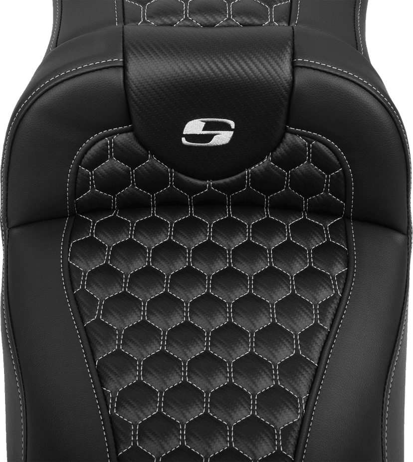 SADDLEMEN 0801-1767 Roadsofa™ Extended Reach Seat - with Backrest - Honeycomb - Silver Stitch - FLTR/FLHX '23-'24 — image 4 of 5