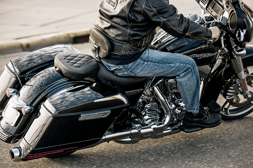 MUSTANG 0810-1927 Wide Tripper™ Solo Seat - With Removable Driver Backrest - FL '08-'25 — image 4 of 5