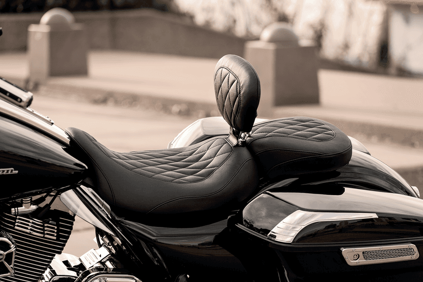 MUSTANG 0810-1927 Wide Tripper™ Solo Seat - With Removable Driver Backrest - FL '08-'25 — image 5 of 5