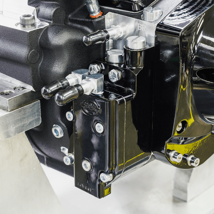 S&S CYCLE 0901-0257 V124 Long Block Engine - Black Edition - Big Twin | Custom Chasis w/Alternator-Style Primary — image 6 of 6