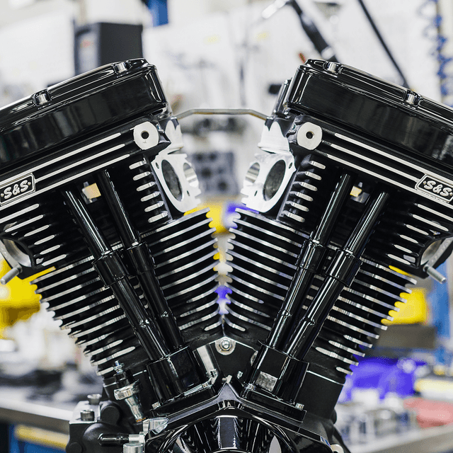 S&S CYCLE 0901-0257 V124 Long Block Engine - Black Edition - Big Twin | Custom Chasis w/Alternator-Style Primary — image 2 of 6