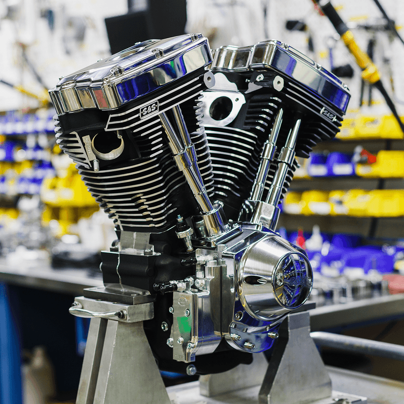 S&S CYCLE 0901-0258 V124 Long Block Engine - Chrome/Wrinkle Black - Big Twin | Custom Chasis w/Alternator-Style Primary — image 4 of 7