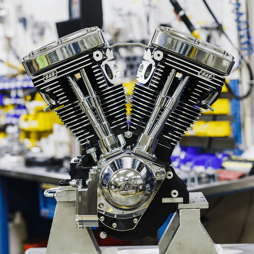 S&S CYCLE 0901-0258 V124 Long Block Engine - Chrome/Wrinkle Black - Big Twin | Custom Chasis w/Alternator-Style Primary — image 7 of 7